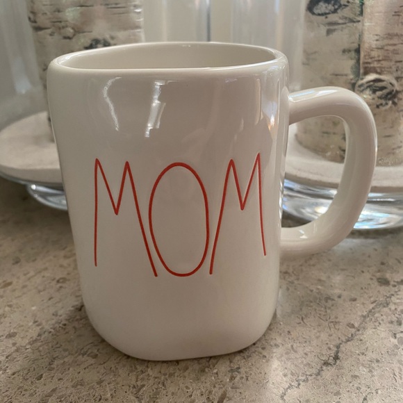 Rae Dunn “Mom” ceramic mug. - Picture 4 of 6